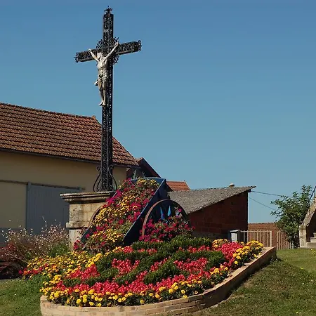 Alavala Lavalette Saint-Priest-des-Champs